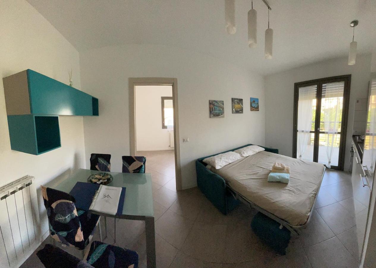 Appartamento DolceCasaLeoGiu con parcheggio coperto gratuito Vitinia Esterno foto
