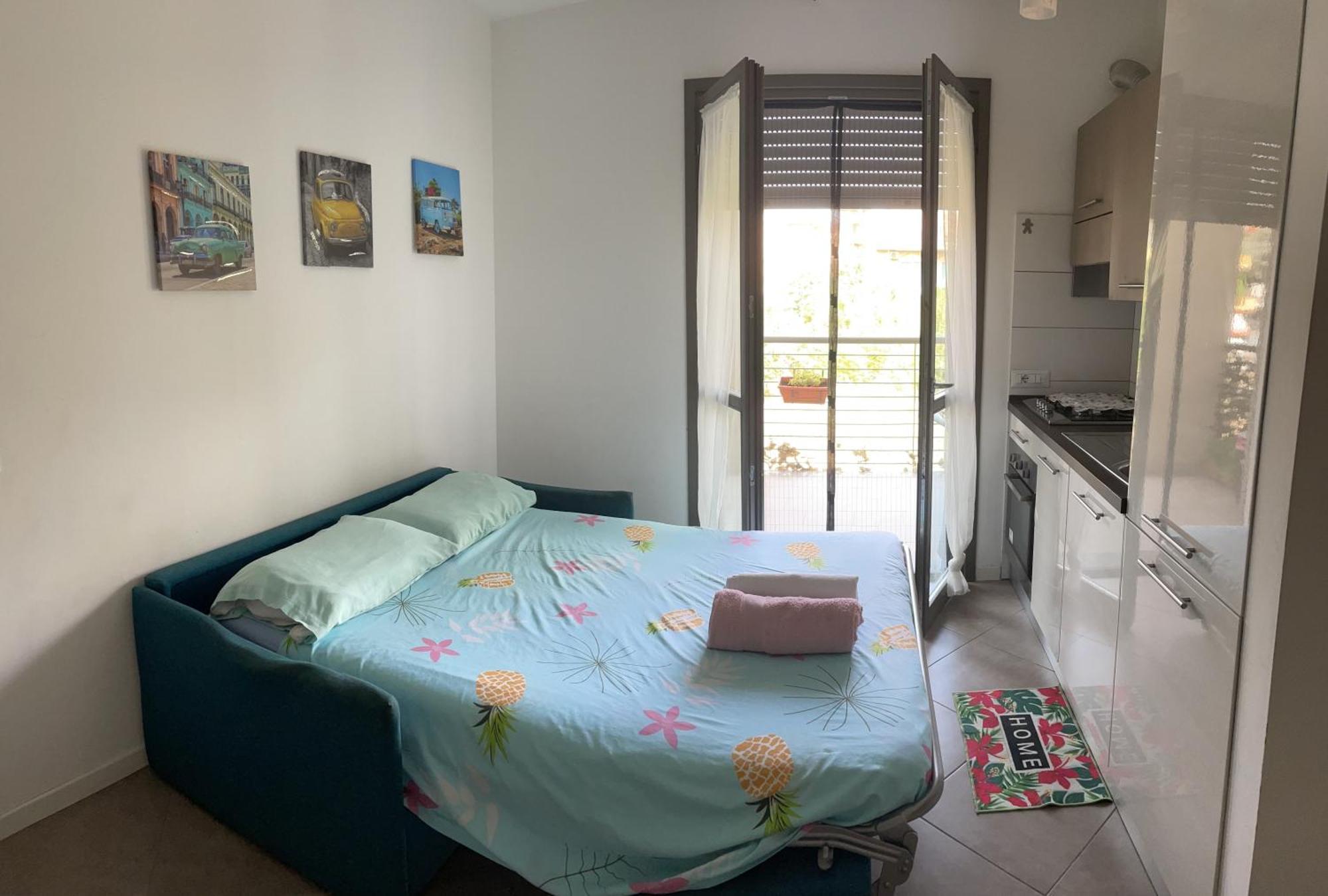 Appartamento DolceCasaLeoGiu con parcheggio coperto gratuito Vitinia Camera foto